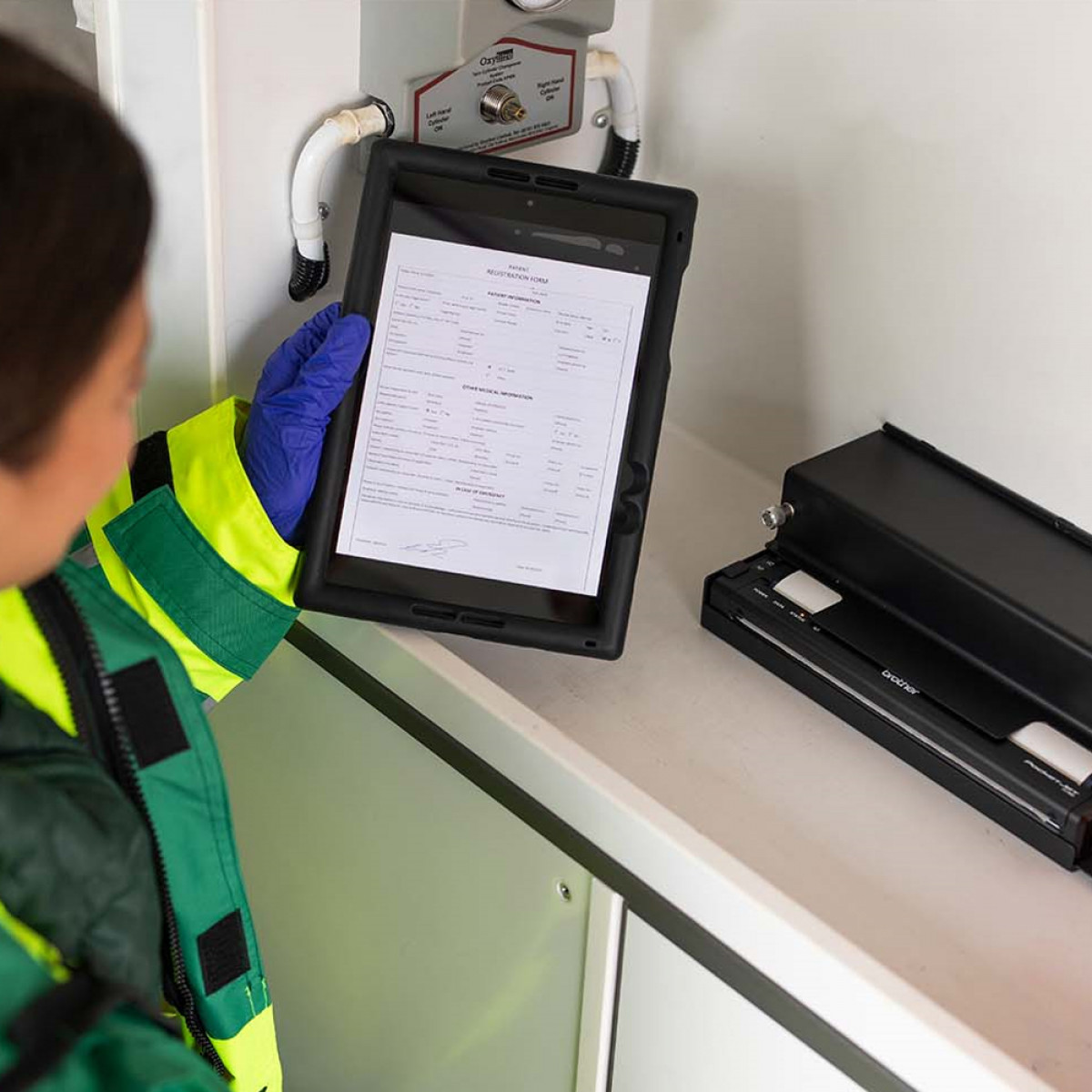 Brother PJ 823 - portable vehicle-mounted A4 printer